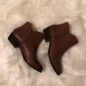 Leather lucky 🍀 brand shoes 8.5